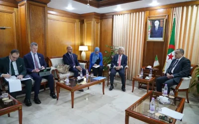 Travaux publics : M. Djellaoui examine les moyens de renforcer la coopération avec une délégation de l’AIIB